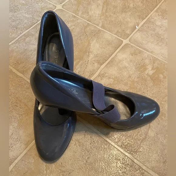 🛍️ 3/$15⭕️ George pumps - Picture 2 of 5